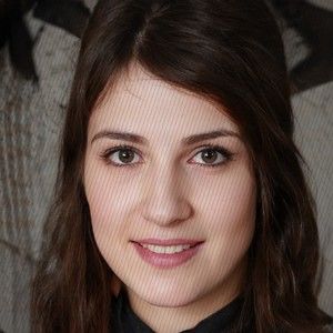 Meet your Posher, Cassandra